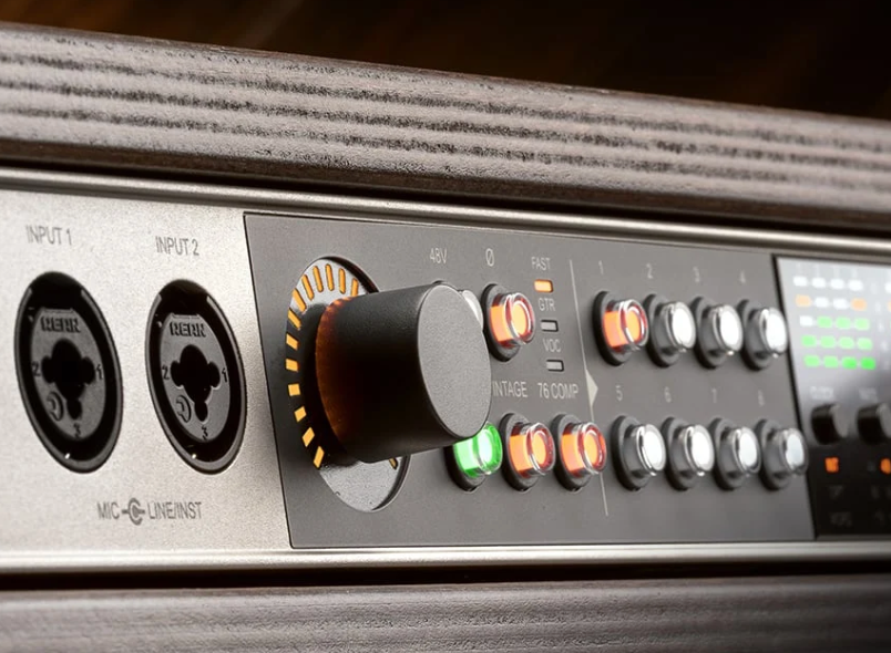 Universal Audio VOLT 876 24-in/28-out USB-C Audio Interface